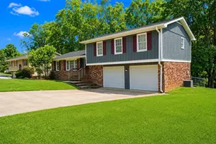 970 Woodbridge Dr, Conyers, GA 30012 - Photo 3