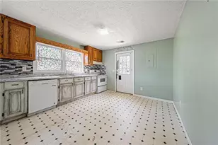 211 Harmony St, Commerce, GA 30529 - Photo 9