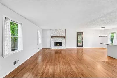 585 Westchester Circle SW, Marietta, GA 30064 - Photo 9