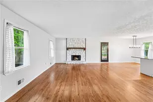 585 Westchester Cir SW, Marietta, GA 30064 - Photo 9