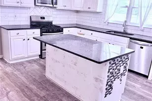 2887 Kingstream Dr, Snellville, GA 30039 - Photo 9
