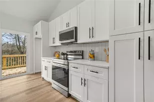 1674 Mary George Ave NW, Atlanta, GA 30318 - Photo 11