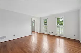 2565 Chestea Dr NE, Marietta, GA 30066 - Photo 3