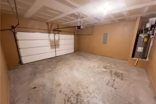 611 Dodson Lake Ct, Fairburn, GA 30213 - Photo 17