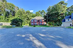4937 Chalden Ln NE, Marietta, GA 30066 - Photo 5