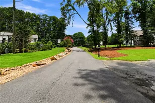 903 Pine Cir, Woodstock, GA 30189 - Photo 5