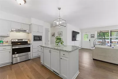 2725 Shoreland Drive SW, Atlanta, GA 30331 - Photo 13