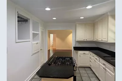 6651 Castleton Drive, Sandy Springs, GA 30328 - Photo 17