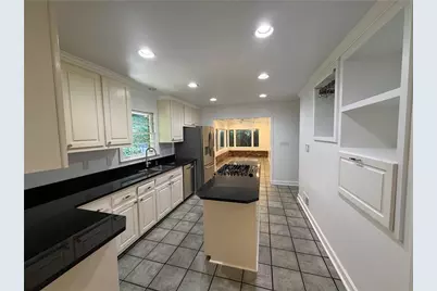 6651 Castleton Drive, Sandy Springs, GA 30328 - Photo 15
