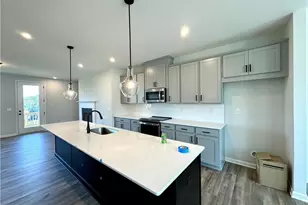 1409 Creekside Cir NW, Atlanta, GA 30318 - Photo 3