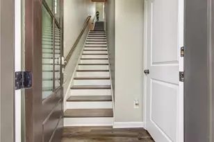 1215 Cushenberry Ln, Atlanta, GA 30318 - Photo 3
