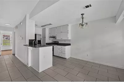 7185 Nunn Woods Way, Fairburn, GA 30213 - Photo 9