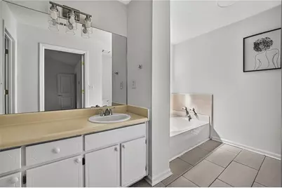 7185 Nunn Woods Way, Fairburn, GA 30213 - Photo 17