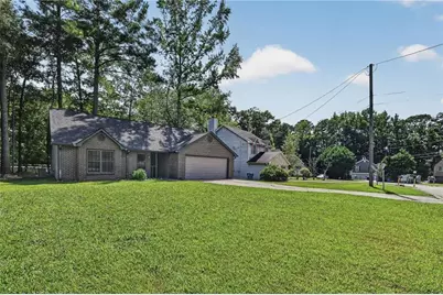 7185 Nunn Woods Way, Fairburn, GA 30213 - Photo 3