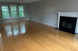 733 Vinebrook Ln, Suwanee, GA 30024 - Photo 3