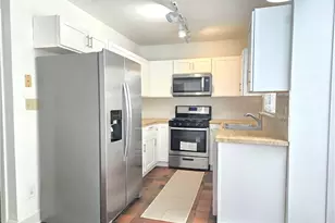 7500 Roswell Rd, Sandy Springs, GA 30350 - Photo 13