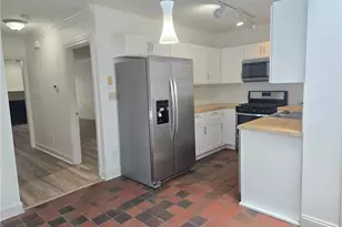 7500 Roswell Rd, Sandy Springs, GA 30350 - Photo 9