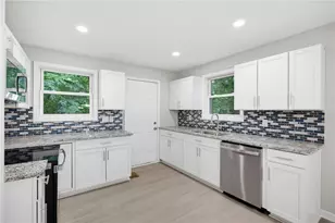 1815 Venetian Dr SW, Atlanta, GA 30311 - Photo 15