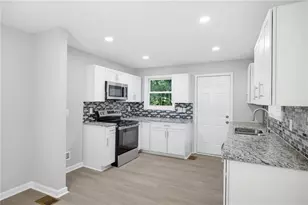 1815 Venetian Dr SW, Atlanta, GA 30311 - Photo 13