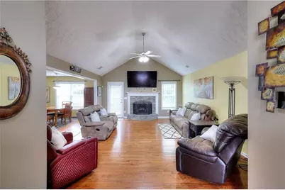 1106 Caroline Court, Loganville, GA 30052 - Photo 3