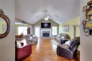 1106 Caroline Ct, Loganville, GA 30052 - Photo 3