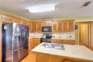 1106 Caroline Ct, Loganville, GA 30052 - Photo 13