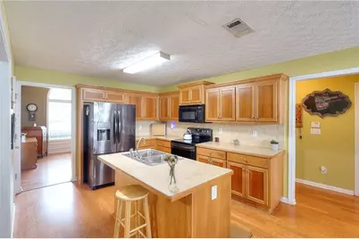 1106 Caroline Court, Loganville, GA 30052 - Photo 15