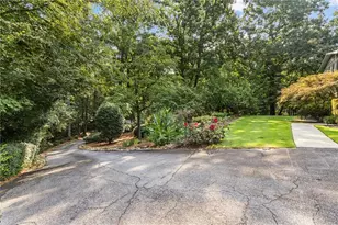 6488 Cherry Tree Ln, Sandy Springs, GA 30328 - Photo 49