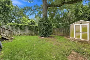 1911 Woodland Hills Ave NW, Atlanta, GA 30318 - Photo 23