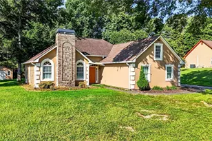 1880 Ashton Brooke Ln, Buford, GA 30519 - Photo 3