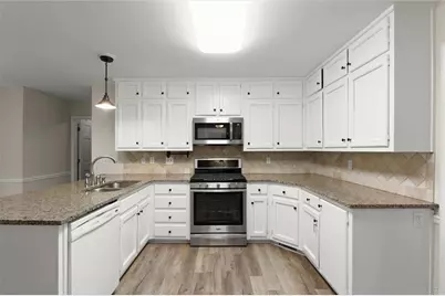 9126 Branch Valley Way, Roswell, GA 30076 - Photo 7