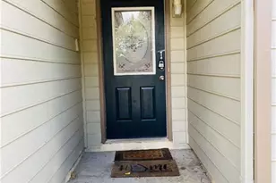 695 Paris Dr, Lawrenceville, GA 30043 - Photo 3