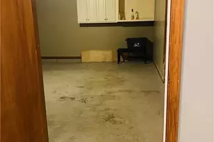 695 Paris Dr, Lawrenceville, GA 30043 - Photo 5