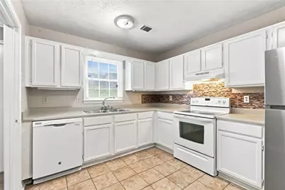 136 Sterling Court, Alpharetta, GA 30004 - Photo 5