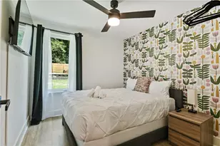 729 Emily Pl NW, Atlanta, GA 30318 - Photo 9