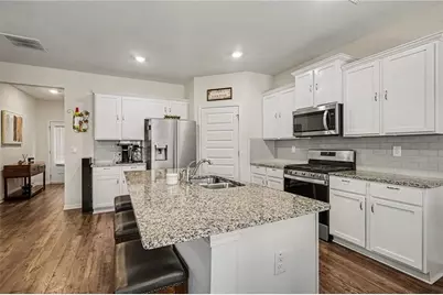 3462 Hawthorn Farm Boulevard, Loganville, GA 30052 - Photo 5