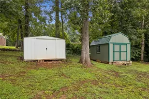 1331 Owen Cir, Buford, GA 30518 - Photo 43