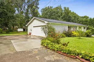 1331 Owen Cir, Buford, GA 30518 - Photo 5