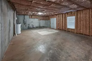 529 Plantation Creek Dr, Loganville, GA 30052 - Photo 35