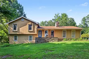 150 Aspen Lake Dr E, Newnan, GA 30263 - Photo 1