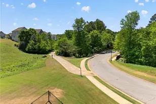 1668 Habershal Rd, Atlanta, GA 30318 - Photo 39