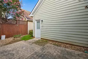 1668 Habershal Rd, Atlanta, GA 30318 - Photo 31