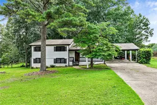 3918 Sherwood Dr, Douglasville, GA 30135 - Photo 1