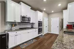 5654 Wyncreek Circle SW, South Fulton, GA 30331 - Photo 9