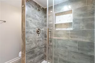 6851 Roswell Rd, Sandy Springs, GA 30328 - Photo 15
