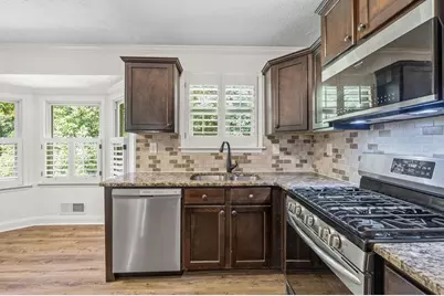 9630 Pine Thicket Way, Roswell, GA 30075 - Photo 11