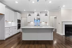 1610 Prestwick Ln, Dunwoody, GA 30338 - Photo 7