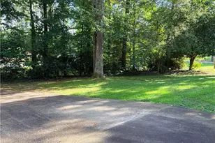 861 Eva Kennedy Rd, Suwanee, GA 30024 - Photo 11
