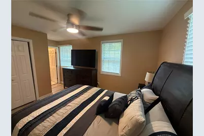 142 Hutton Place NW, Atlanta, GA 30318 - Photo 7