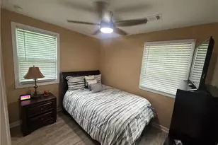 142 Hutton Pl NW, Atlanta, GA 30318 - Photo 5